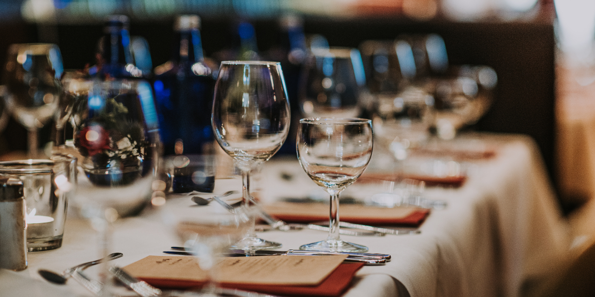 Columbus B2B executive dinner with senior buyers around a table building pipeline relationships